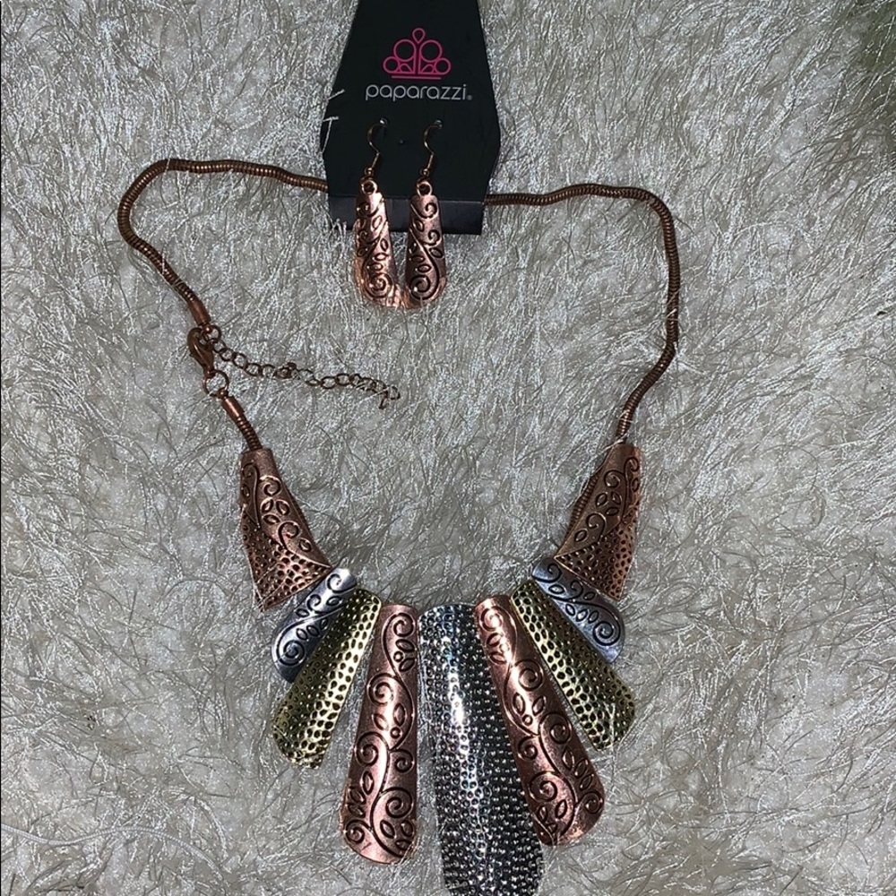 Brand new bronze necklace and earrings Set